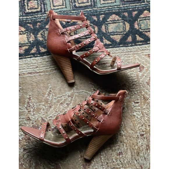 π3/$45π! Gladiator Heels π§‘ - Picture 5 of 9